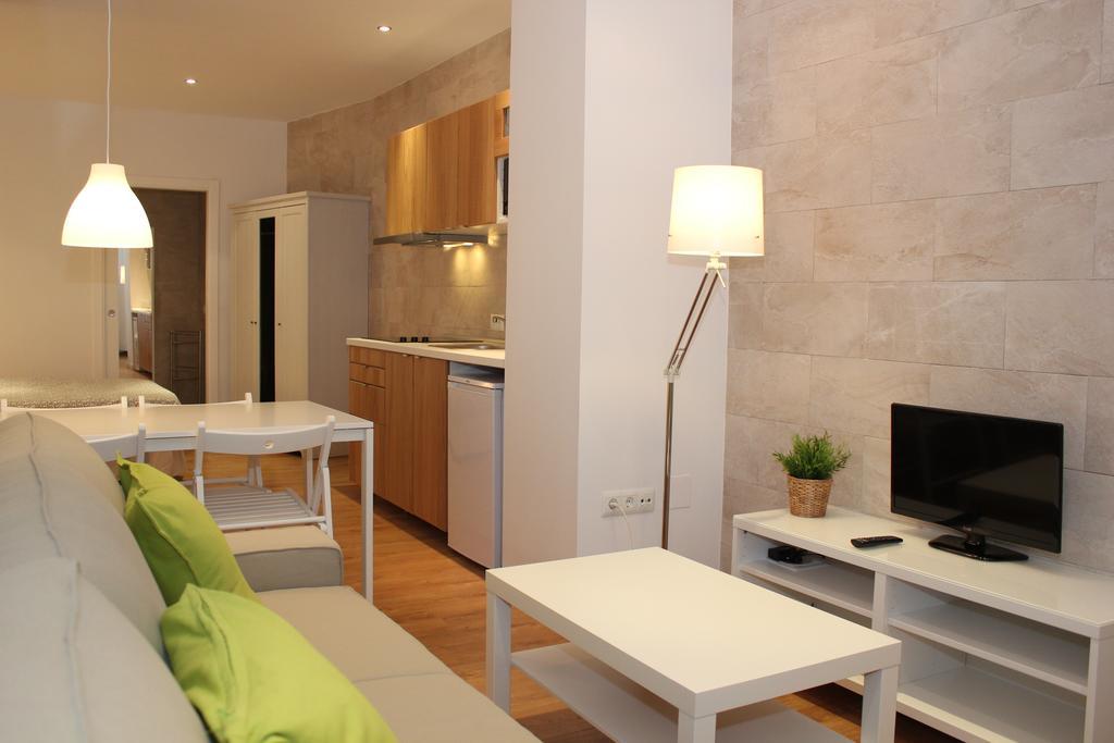 Apartamentos Clavero Μάλαγα Δωμάτιο φωτογραφία